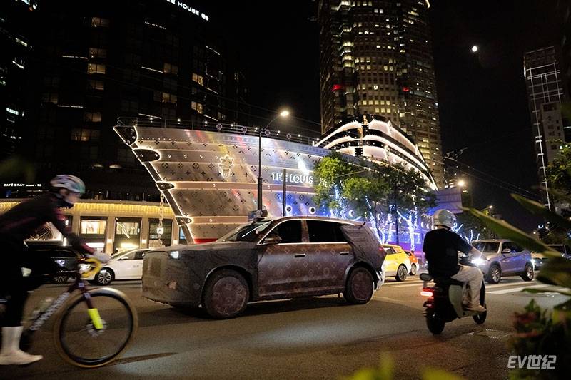 替嵐圖辟個謠!上海LV巨輪前那臺“寶相紋”SUV,就是泰山
