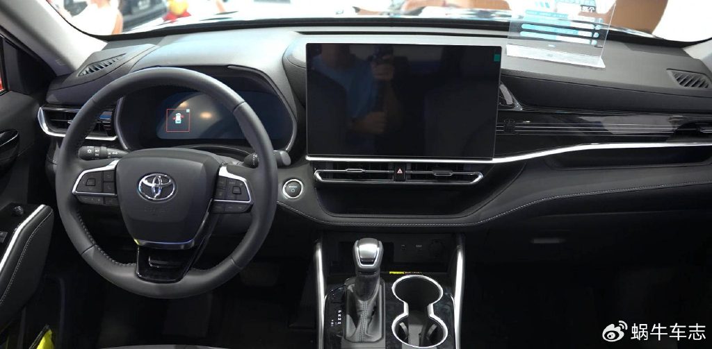 全新豐田漢蘭達到店!配置升級售價下調,20萬預算你會買它嗎?