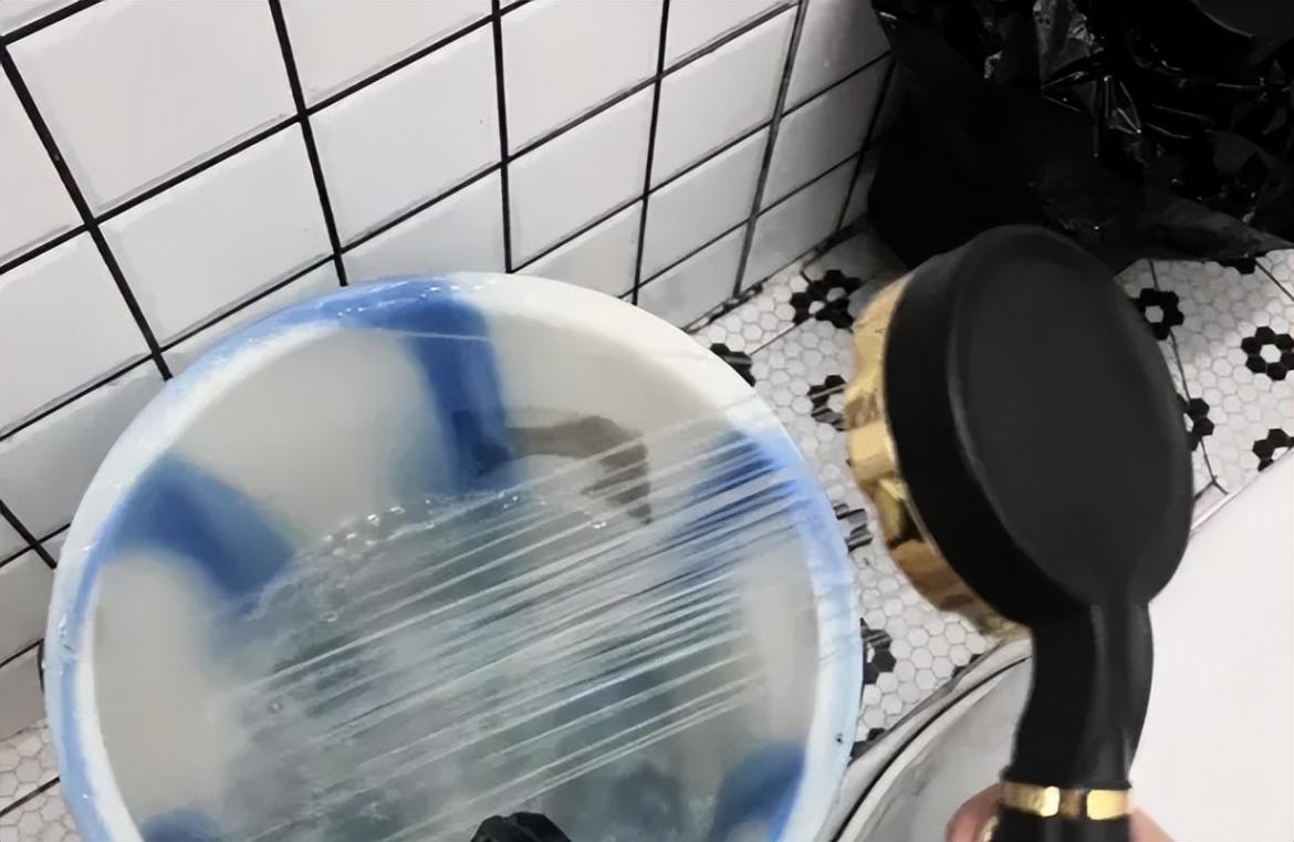 天越冷越要控制洗澡?提醒家里老人:比起洗澡,更建議多做這事!