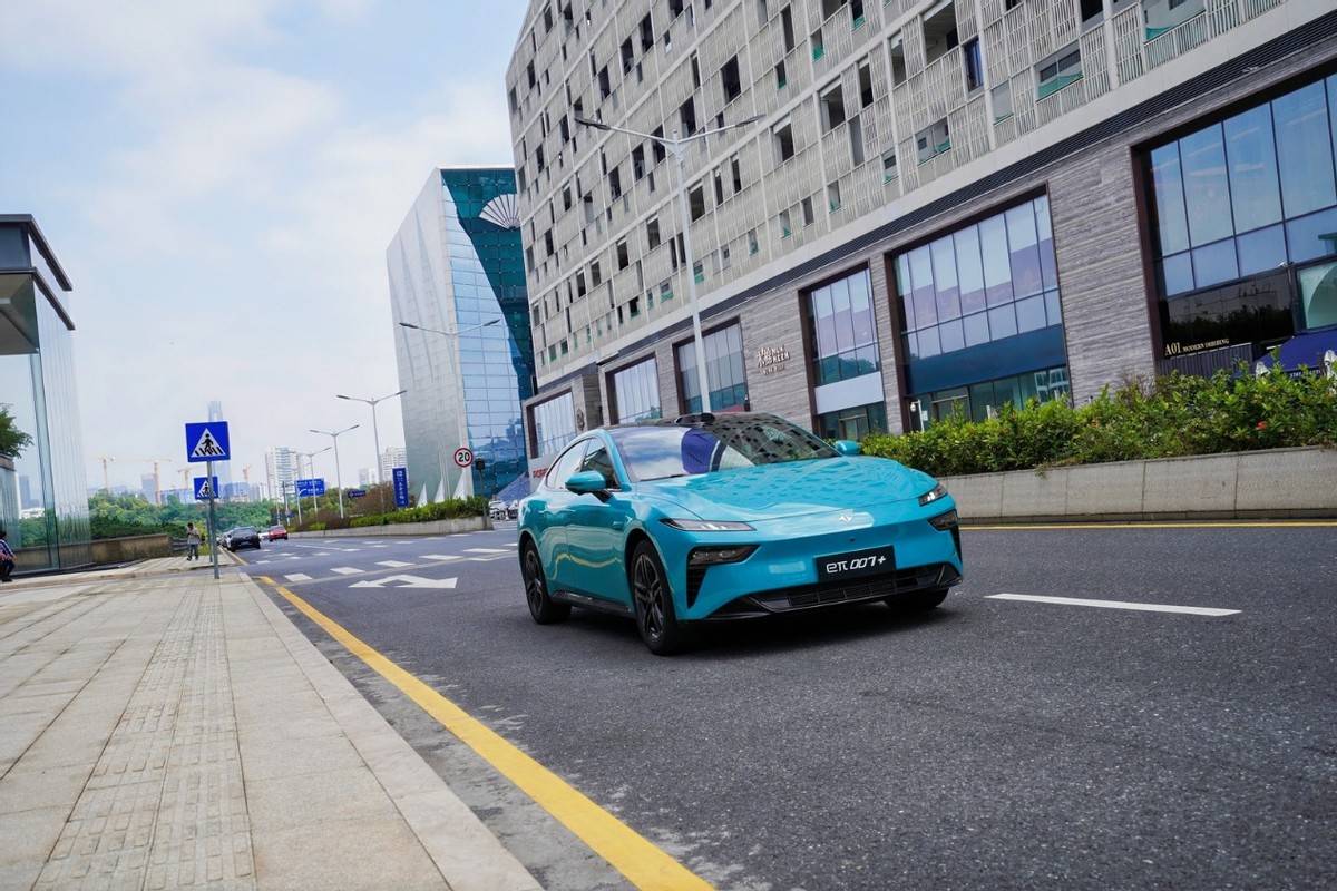 3.7秒破百,標(biāo)配激光雷達(dá),東風(fēng)奕派eπ007+上市,限時(shí)13.99萬起