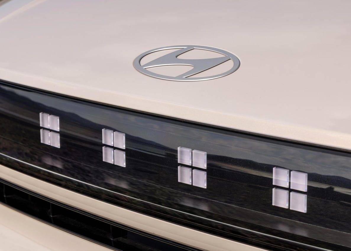 現代NEXO氫燃料電池車,復古方盒子,比純電車安全?