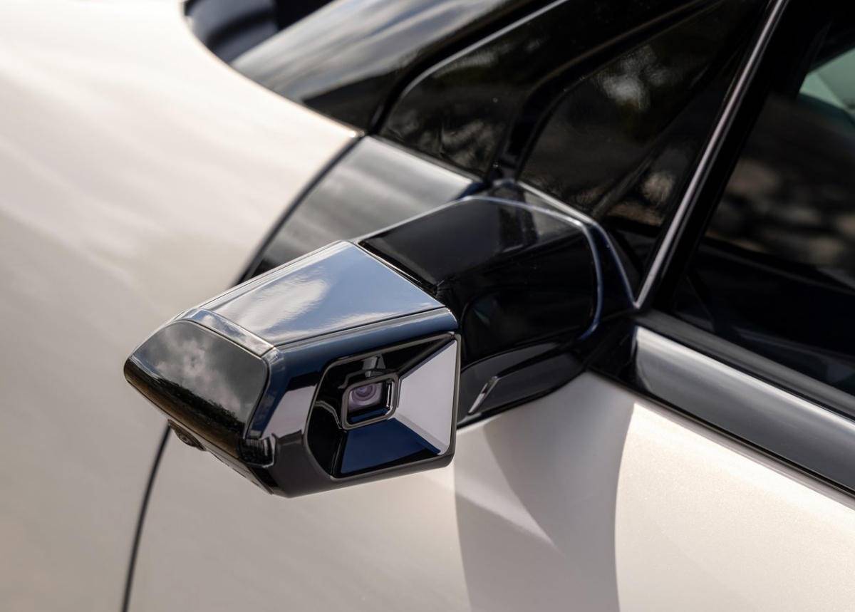 現代NEXO氫燃料電池車,復古方盒子,比純電車安全?